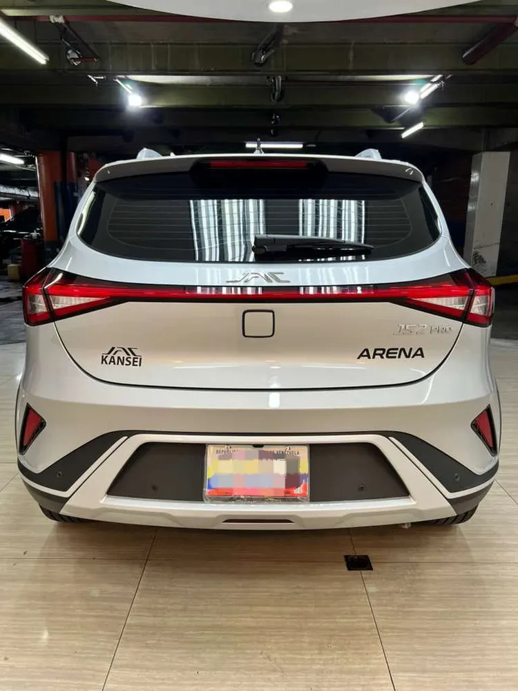 JAC Arena JS2 2025 Plateado Caracas