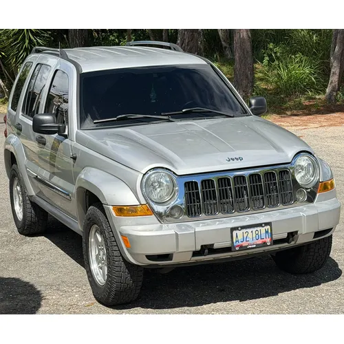 Jeep Cherokee 2007 Plateado Caracas