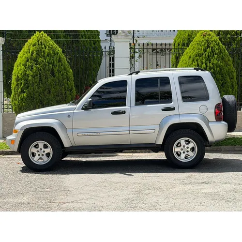 Jeep Cherokee 2007 Plateado Caracas