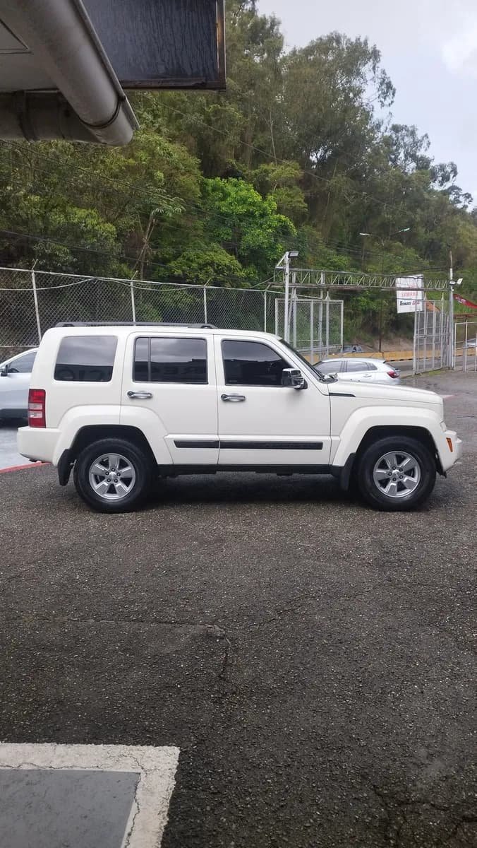 Jeep Cherokee 4x4 Automática 2011 Blanco