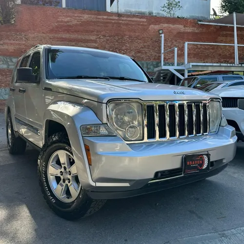 Jeep Cherokee kk 2011 Plateado Caracas
