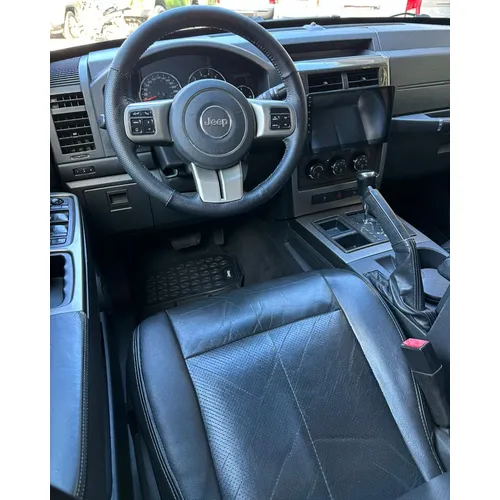 Jeep Cherokee kk 2011 Plateado Caracas