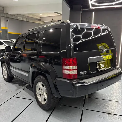 Jeep Cherokee kk 2010 Negro Caracas