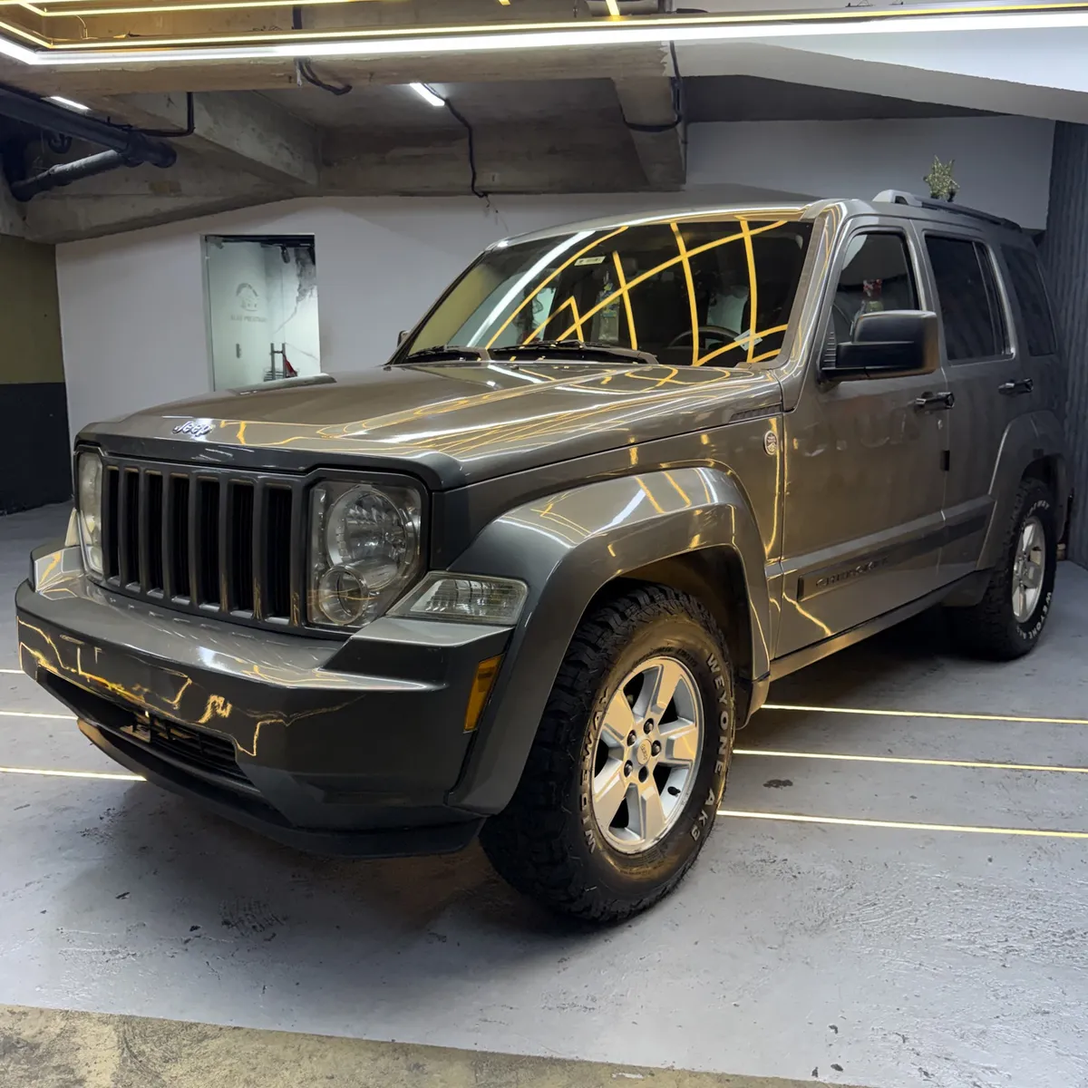 Jeep Cherokee kk 2011 Gris Caracas
