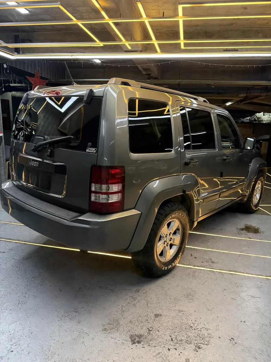 Jeep Cherokee kk 2011 Gris Caracas