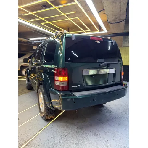 Jeep Cherokee kk 2011 Verde Caracas