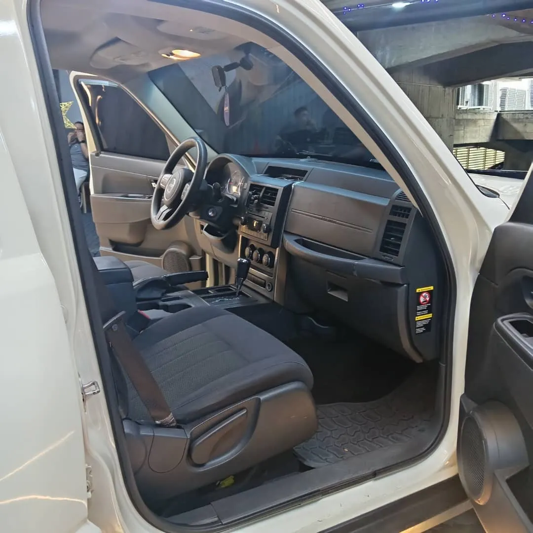 Jeep Cherokee kk 2012 Blanco Caracas