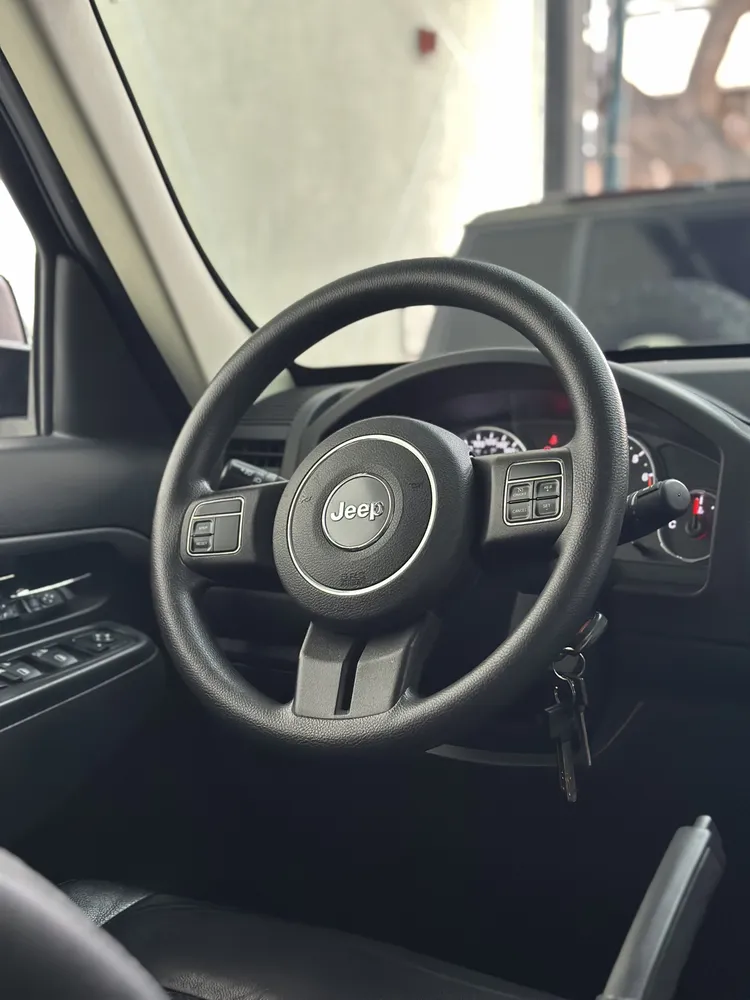 Jeep Cherokee kk 2013 Blanco Caracas