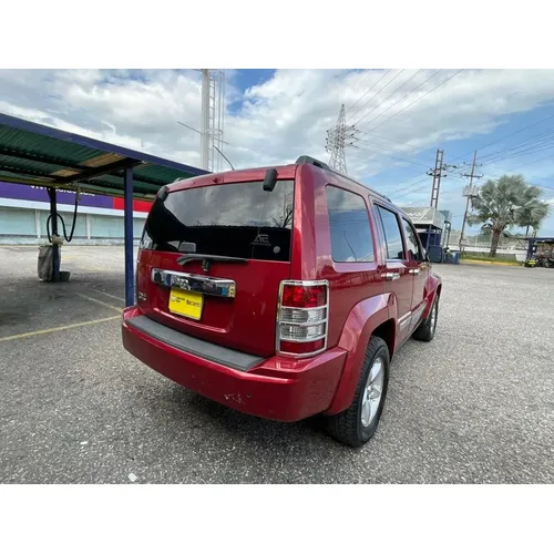 Jeep Cherokee kk 2011 Rojo Caracas