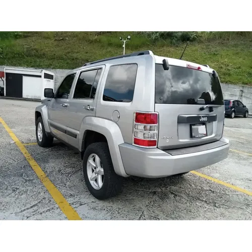 Jeep Cherokee kk 2014 Plateado Caracas