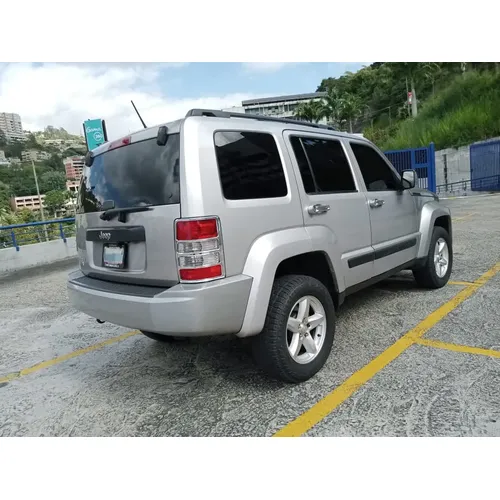 Jeep Cherokee kk 2014 Plateado Caracas