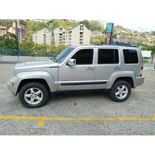 Jeep Cherokee kk 2014 Plateado Caracas
