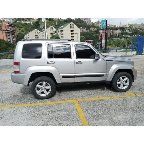 Jeep Cherokee kk 2014 Plateado Caracas
