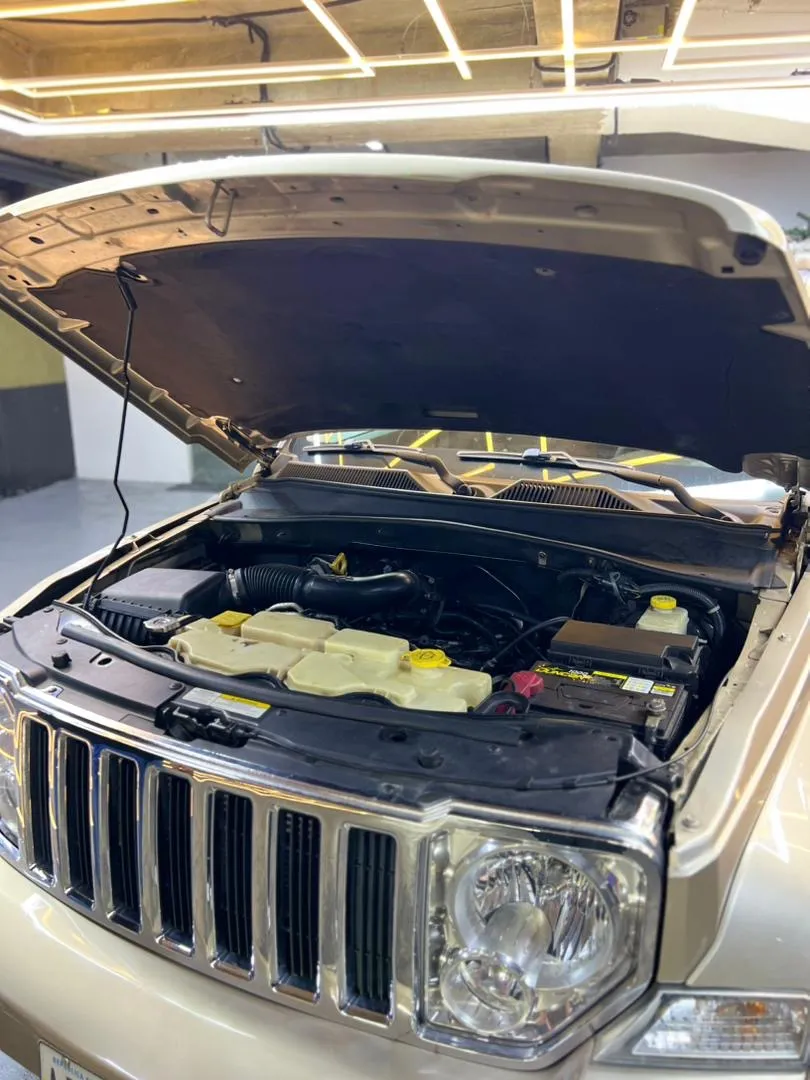 Jeep Cherokee Kk Sport 2015 4x4 dorado10