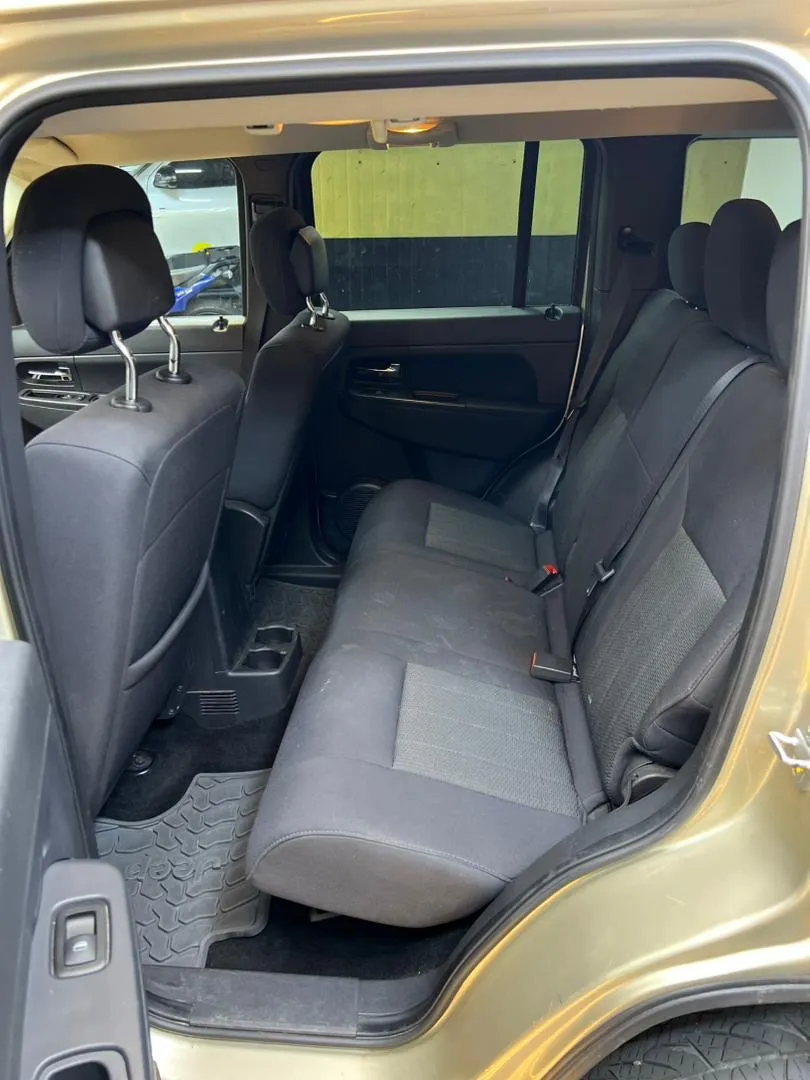 Jeep Cherokee Kk Sport 2015 4x4 dorado8