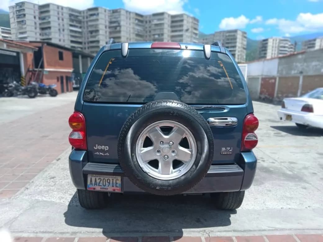 Jeep Cherokee Liberty 2005 Automática Azul