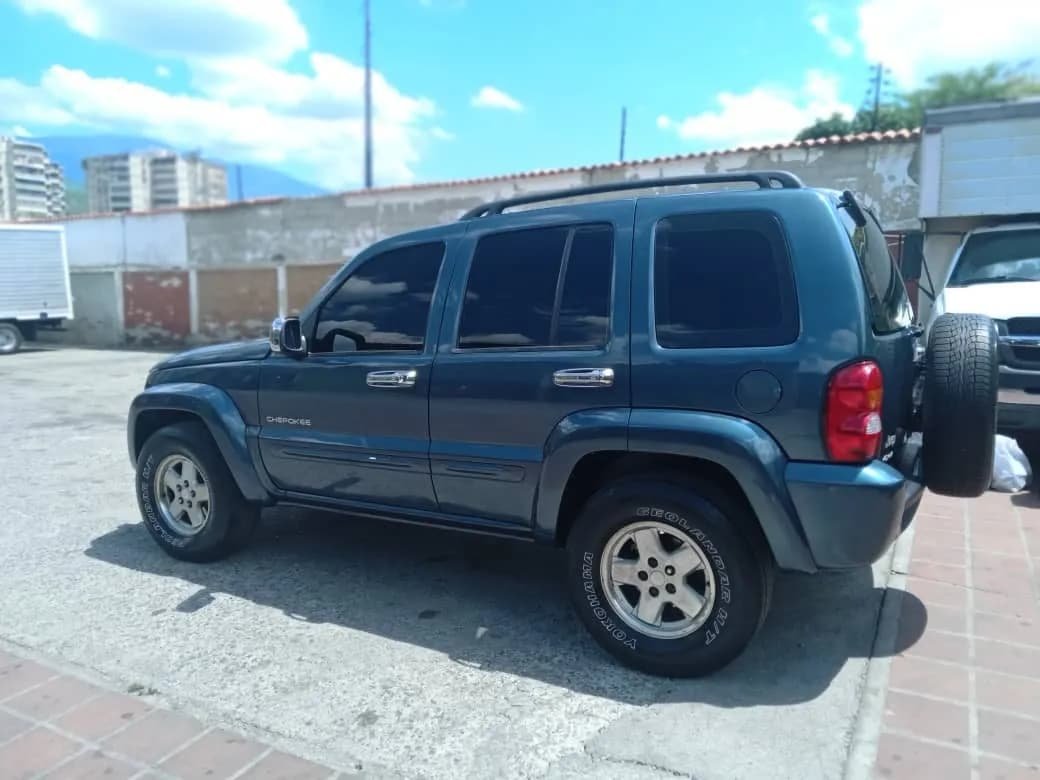 Jeep Cherokee Liberty 2005 Automática Azul