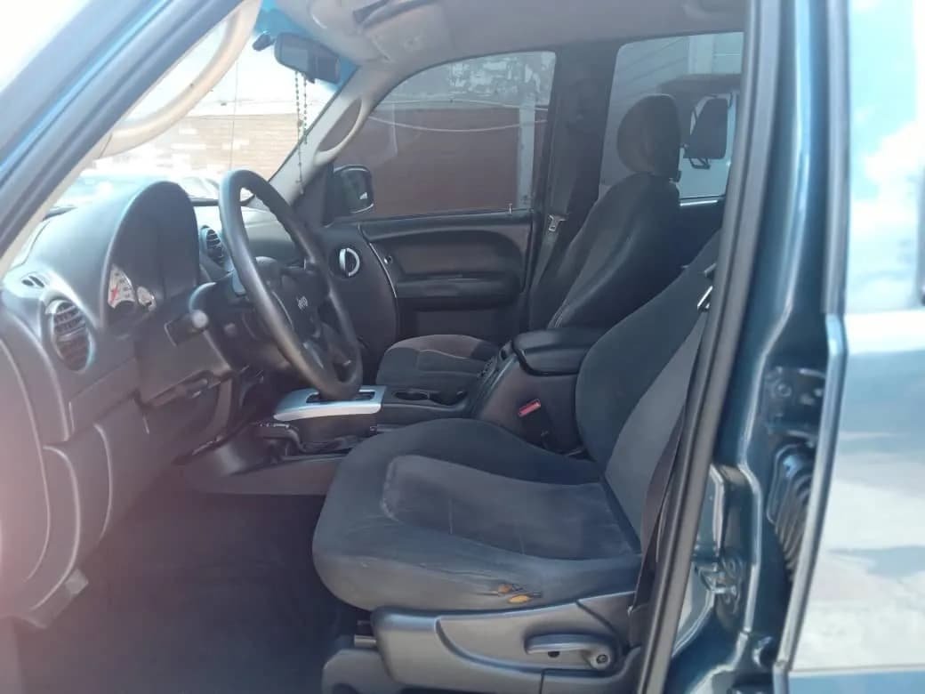 Jeep Cherokee Liberty 2005 Automática Azul