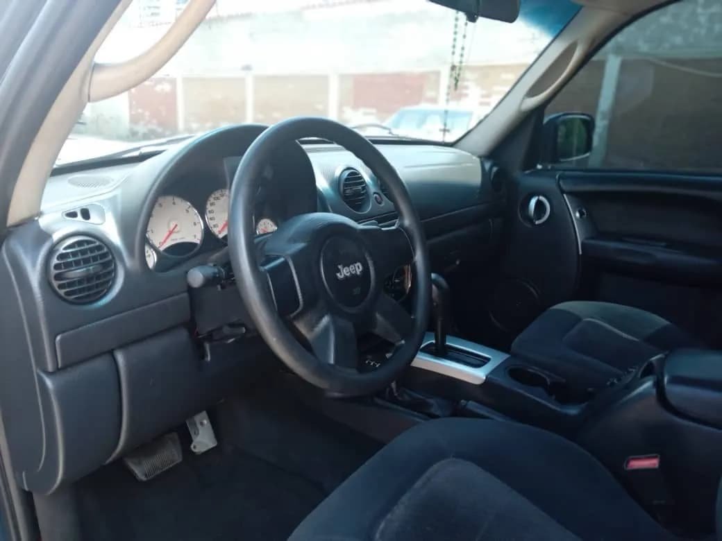 Jeep Cherokee Liberty 2005 Automática Azul