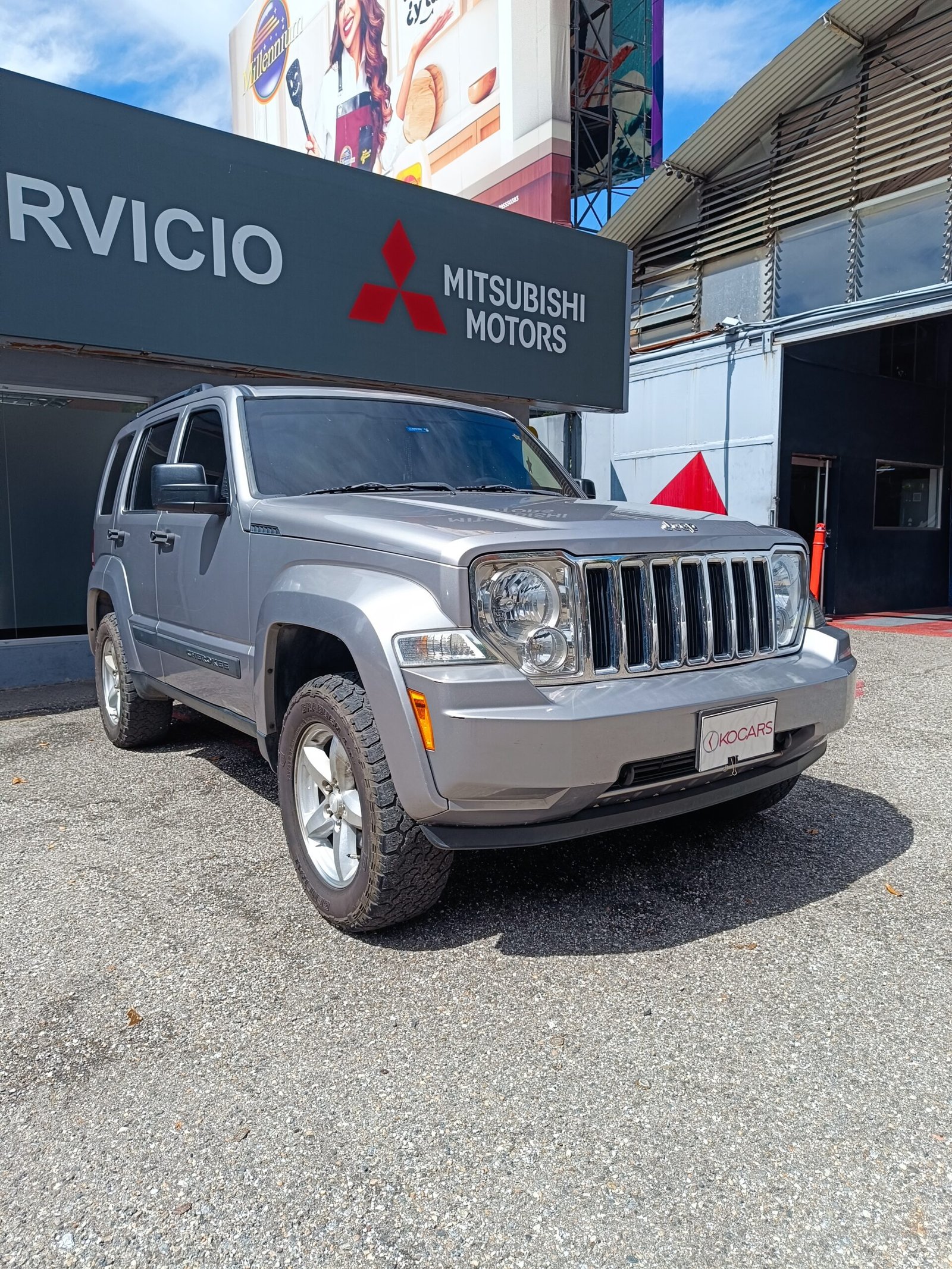 Jeep Cherokee Sport 2015 Plata