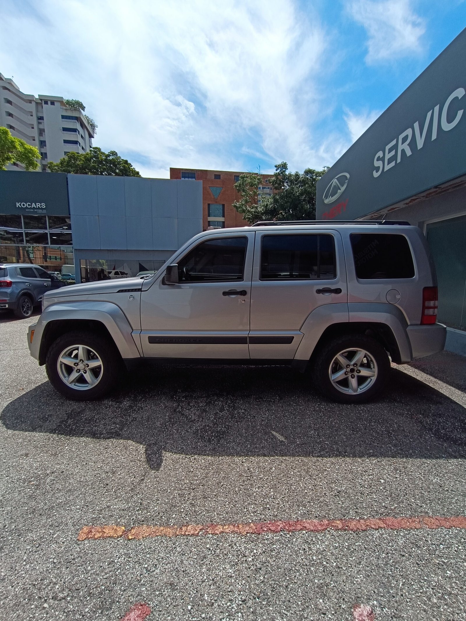 Jeep Cherokee Sport 2015 Plata
