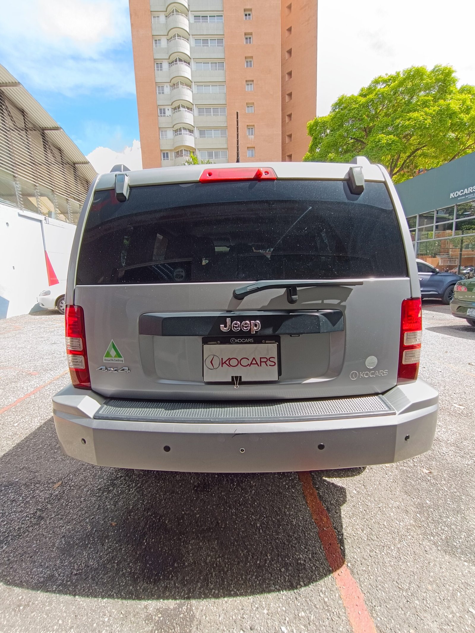 Jeep Cherokee Sport 2015 Plata