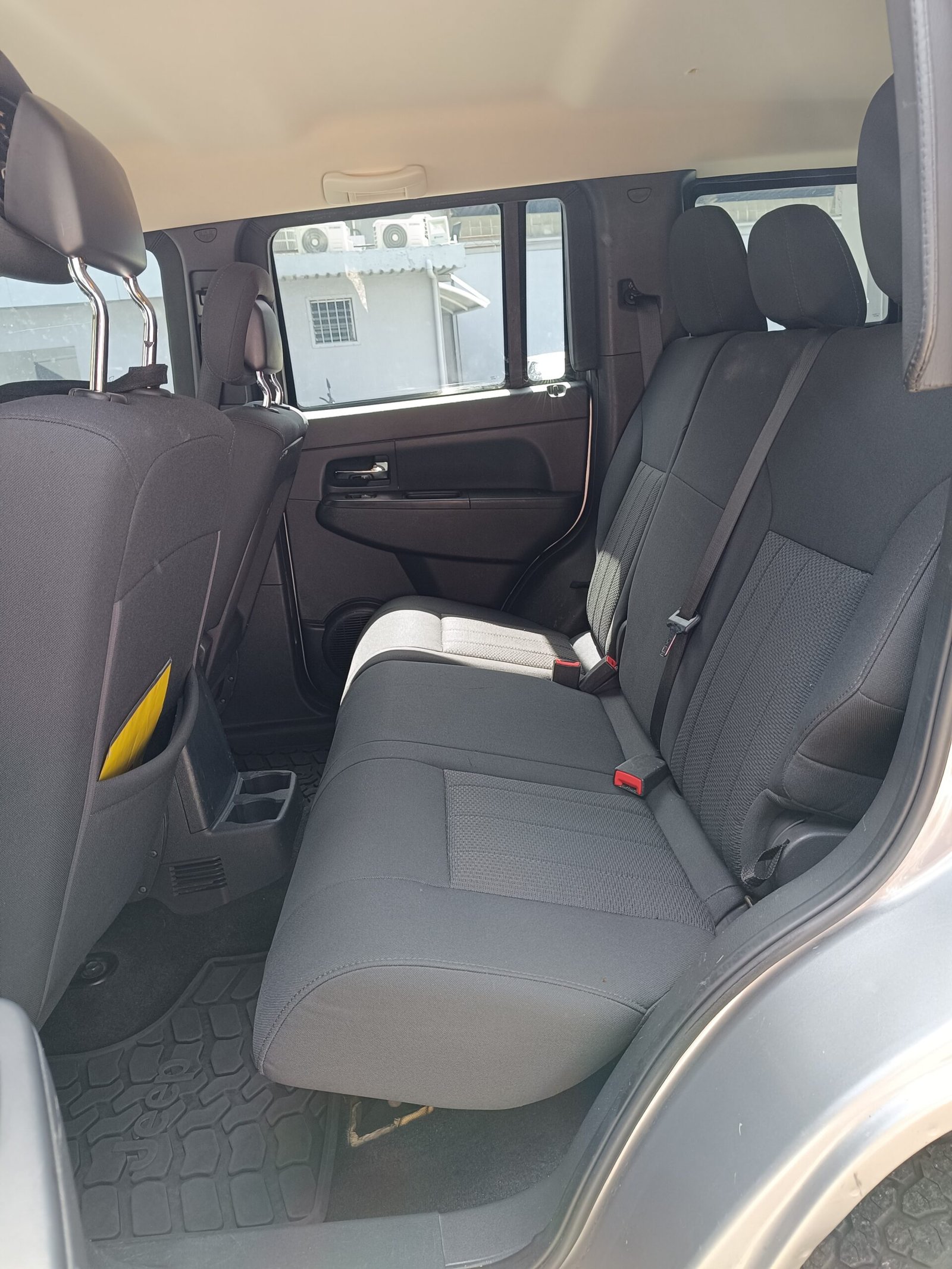 Jeep Cherokee Sport 2015 Plata