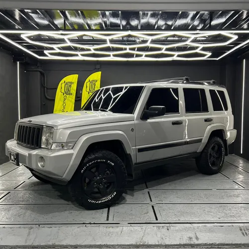 Jeep Commander 2008 Plateado Caracas