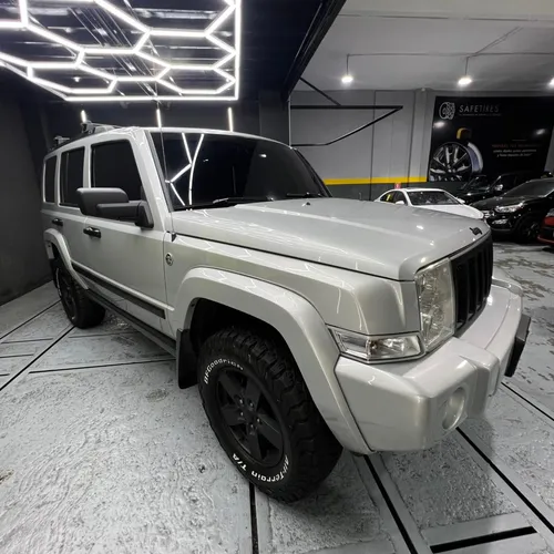 Jeep Commander 2008 Plateado Caracas