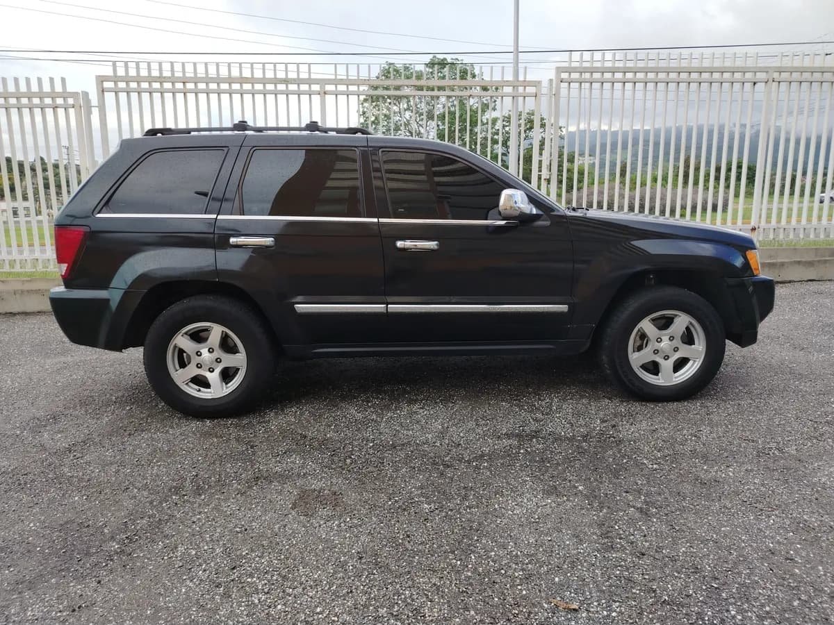 Jeep Grand Cherokee 2007 Automático negro