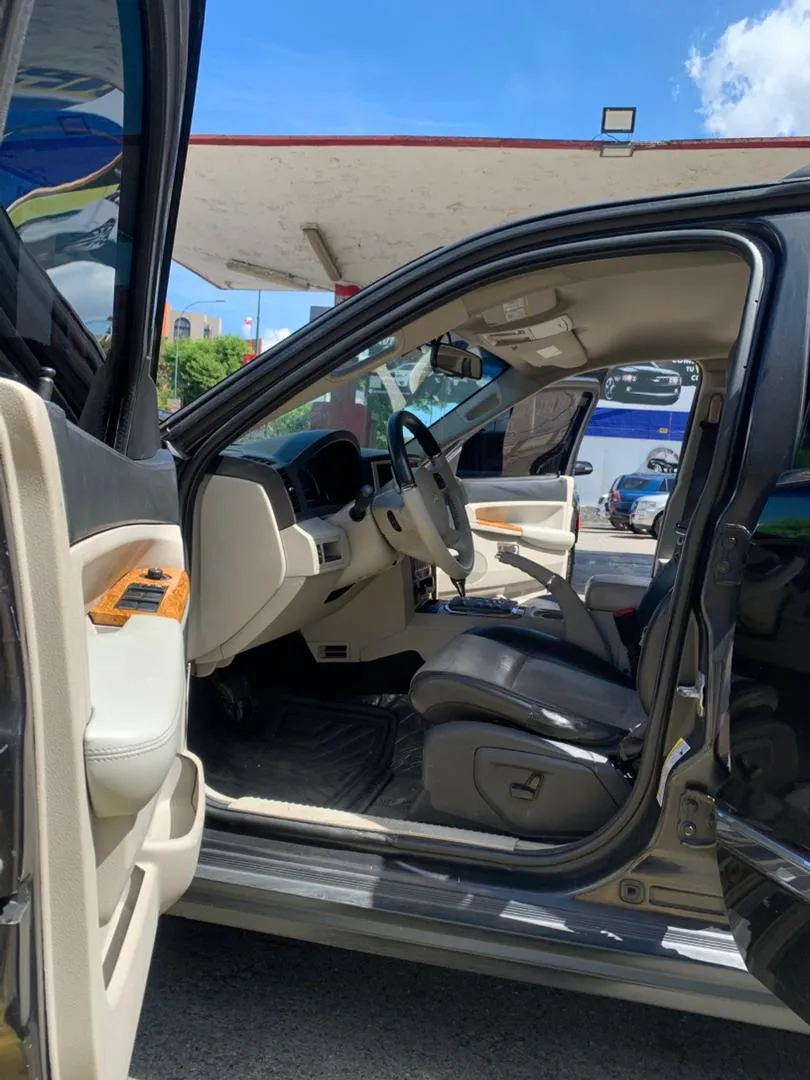 Jeep Grand Cherokee 2010 Negro Caracas