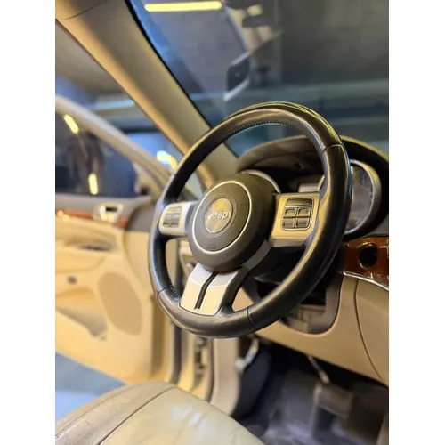 Jeep Grand Cherokee 2012 Plateado Caracas