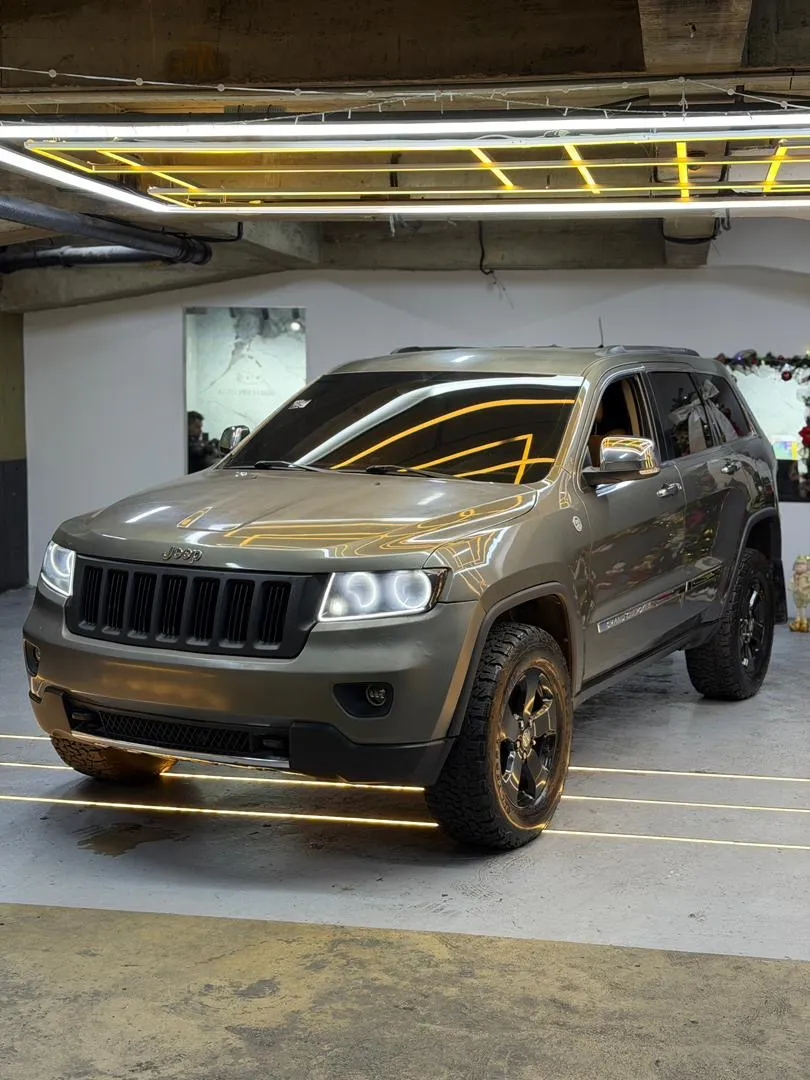 Jeep Grand Cherokee 4x Limited 2012 Gris Caracas