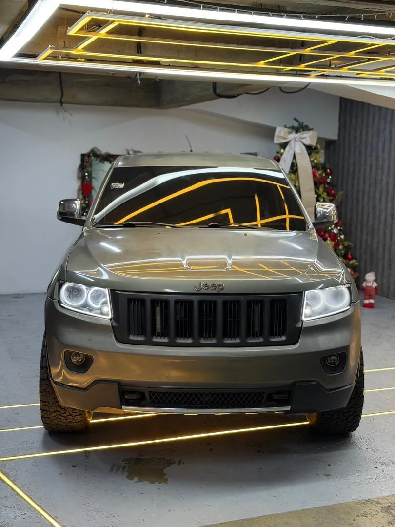 Jeep Grand Cherokee 4x Limited 2012 Gris Caracas