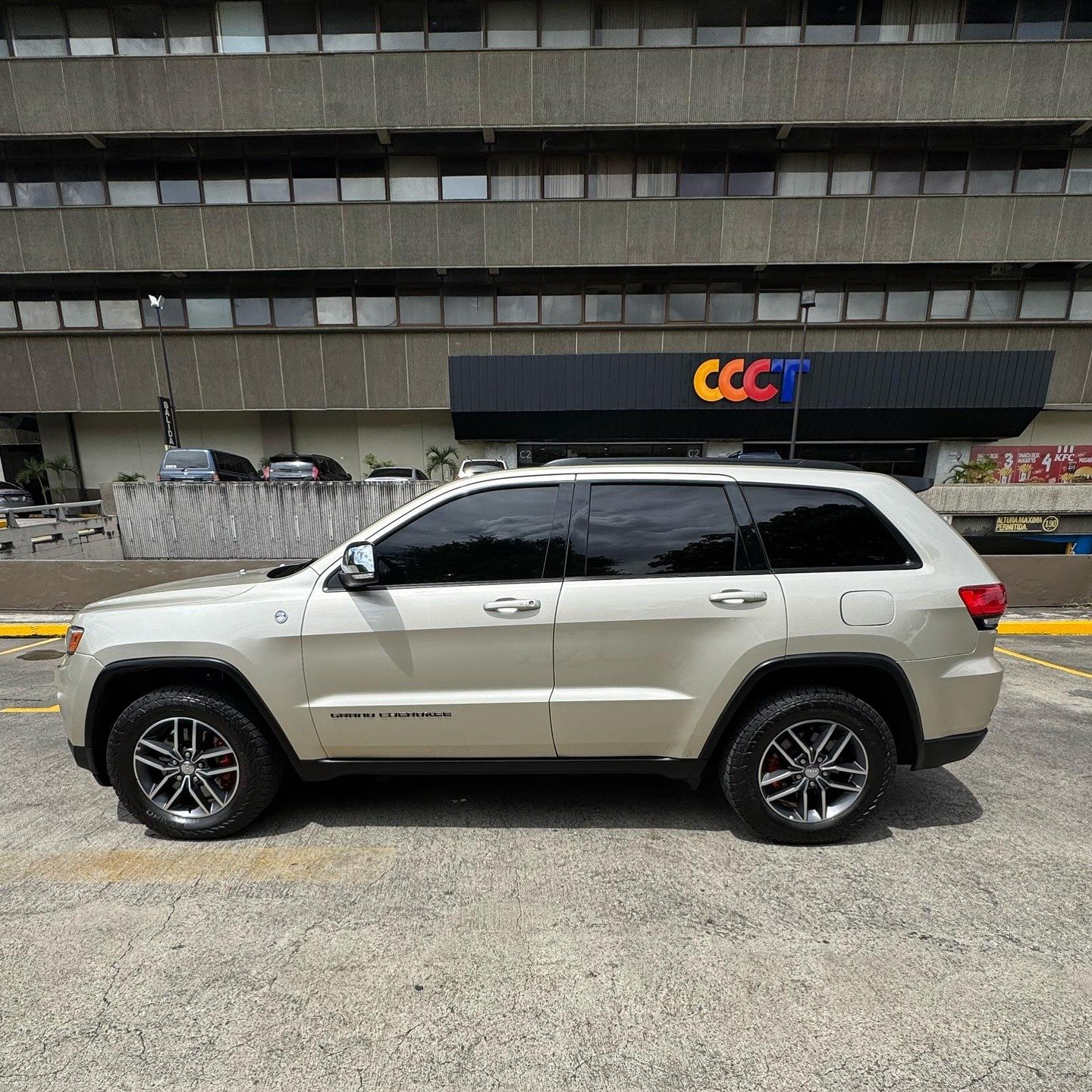 Jeep Grand Cherokee 2013 Sport Wagon