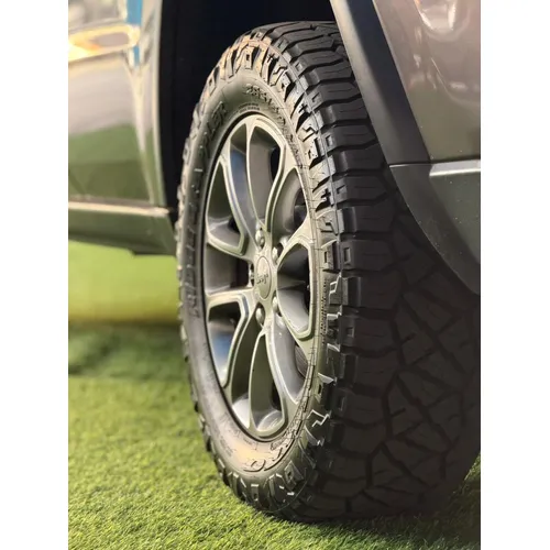 Jeep Grand Cherokee 4G 2015 Gris Caracas
