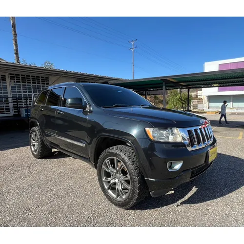 Jeep Grand Cherokee Laredo 2013 Verde Valencia