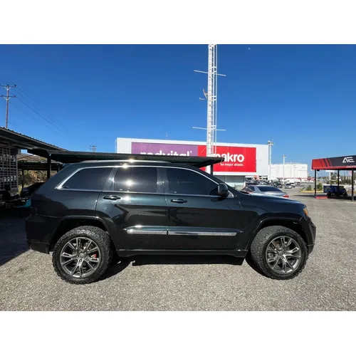 Jeep Grand Cherokee Laredo 2013 Verde Valencia