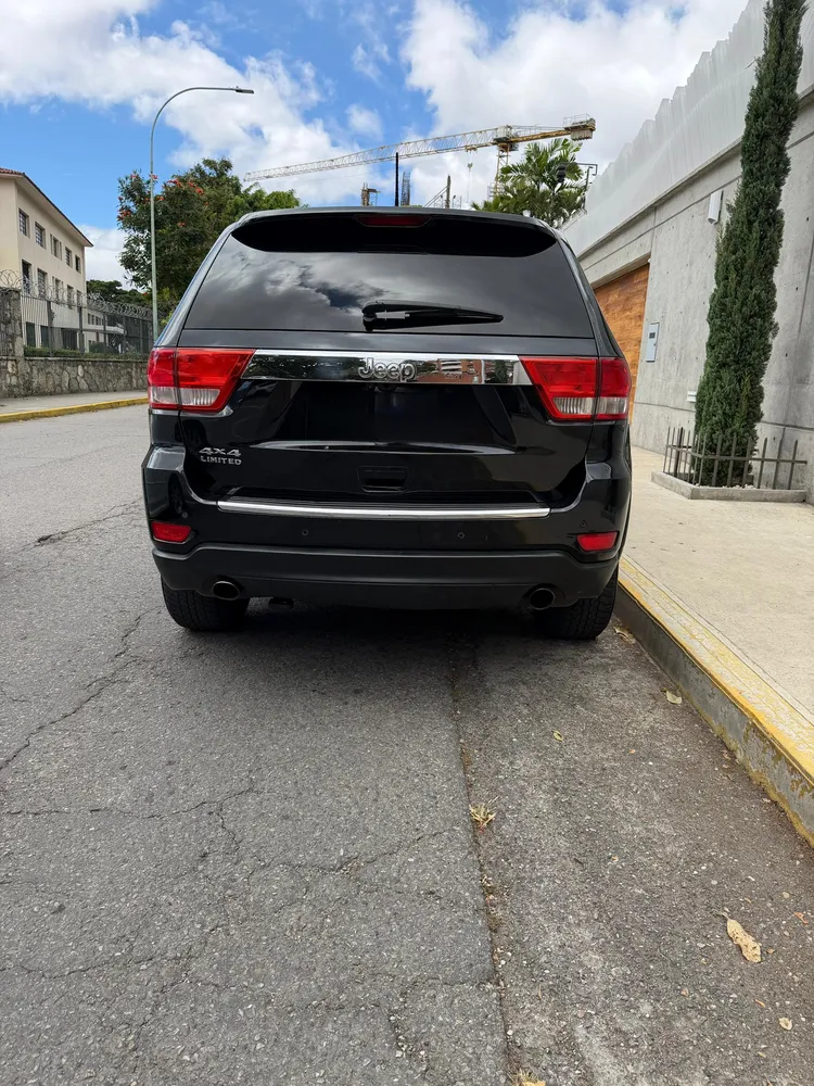 Jeep Grand Cherokee Limited 2011 Negro Caracas