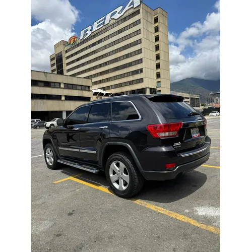Jeep Grand Cherokee Limited 2011 Gris Caracas