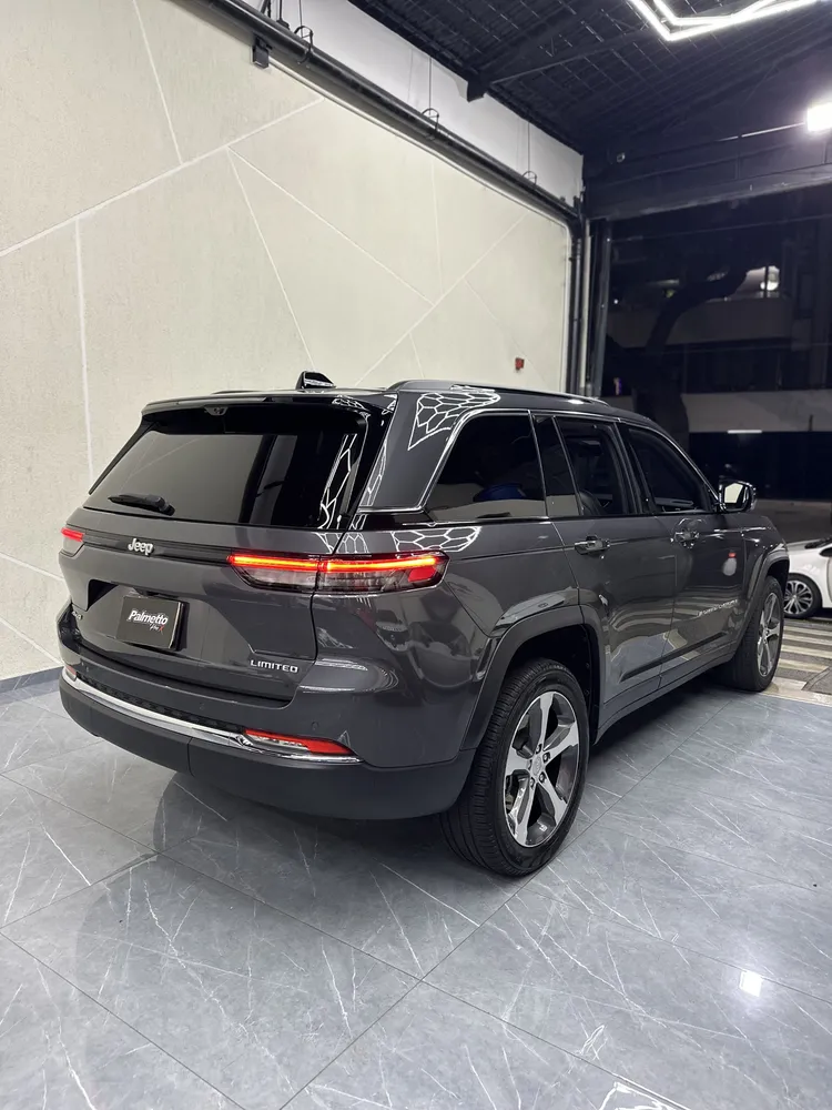 Jeep Grand Cherokee Limited 2024 Gris Caracas