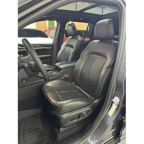 Jeep Grand Cherokee 2024 Gris Caracas