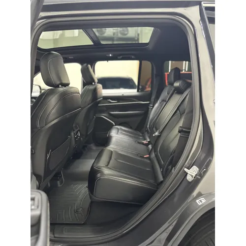 Jeep Grand Cherokee Limited 2024 Gris Caracas