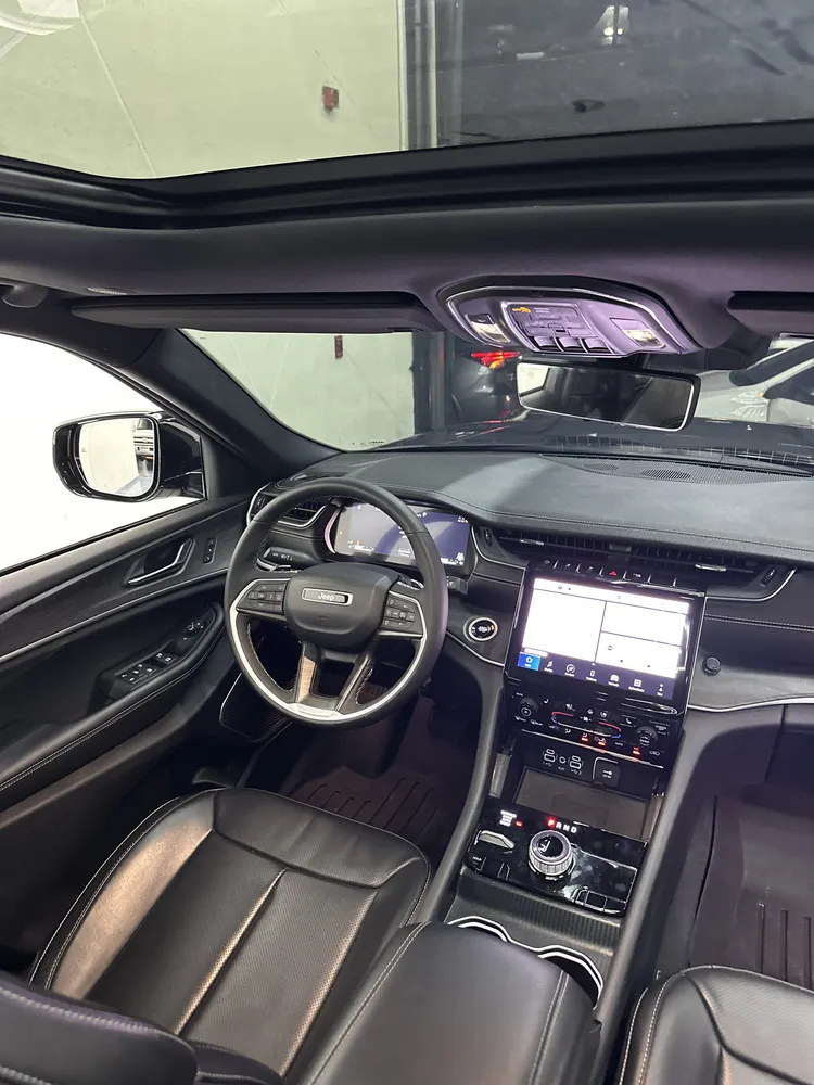 Jeep Grand Cherokee Limited 2024 Gris Caracas