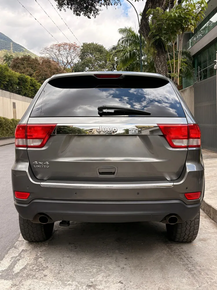 Jeep Grand Cherokee Limited 2012 Gris Caracas