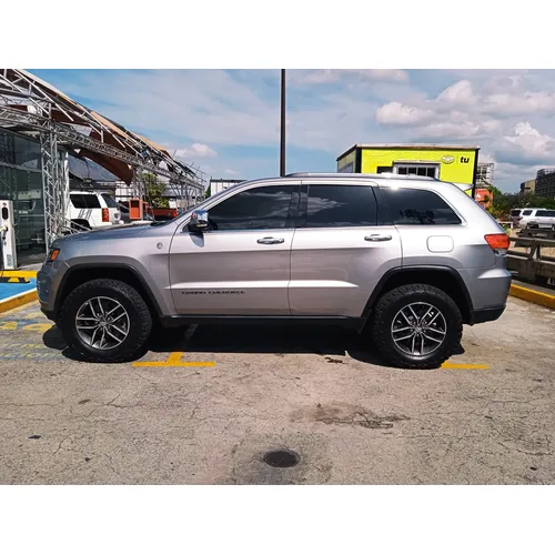 Jeep Grand Cherokee Limited 2019 Plateado Caracas