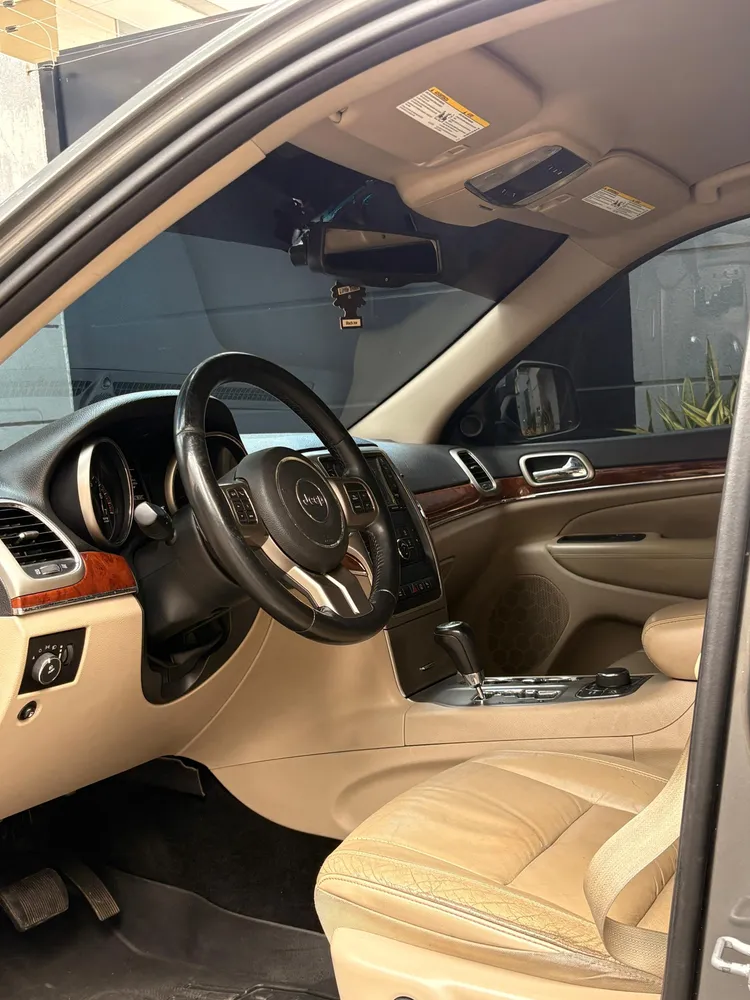 Jeep Grand Cherokee Limited 2012 Gris Caracas