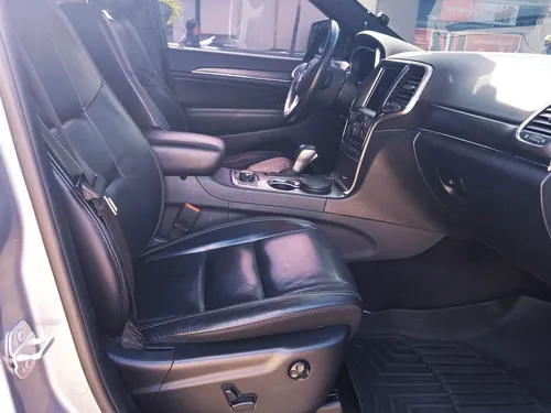 Jeep Grand Cherokee Limited 2019 Plateado Caracas