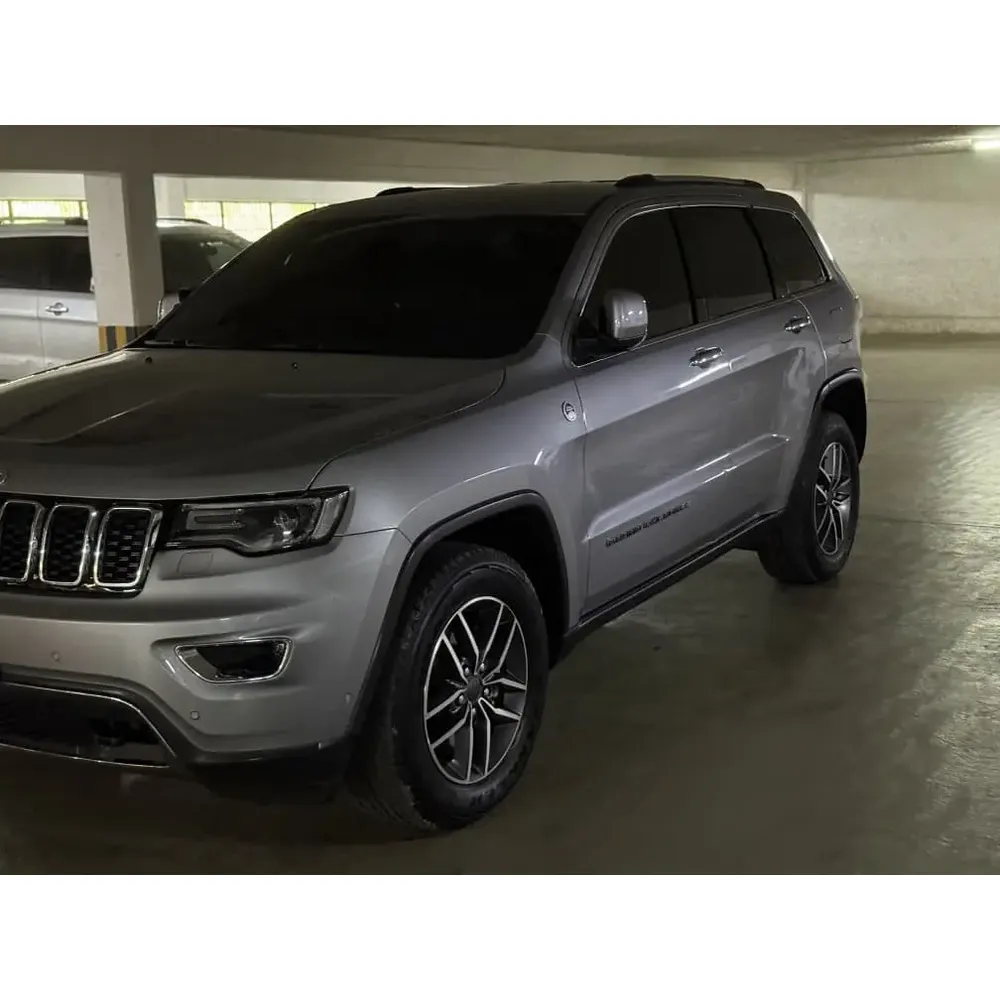 Jeep Grand Cherokee 2017 Plateado Caracas