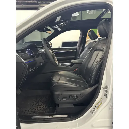 Jeep Grand Cherokee 2023 Blanco Caracas